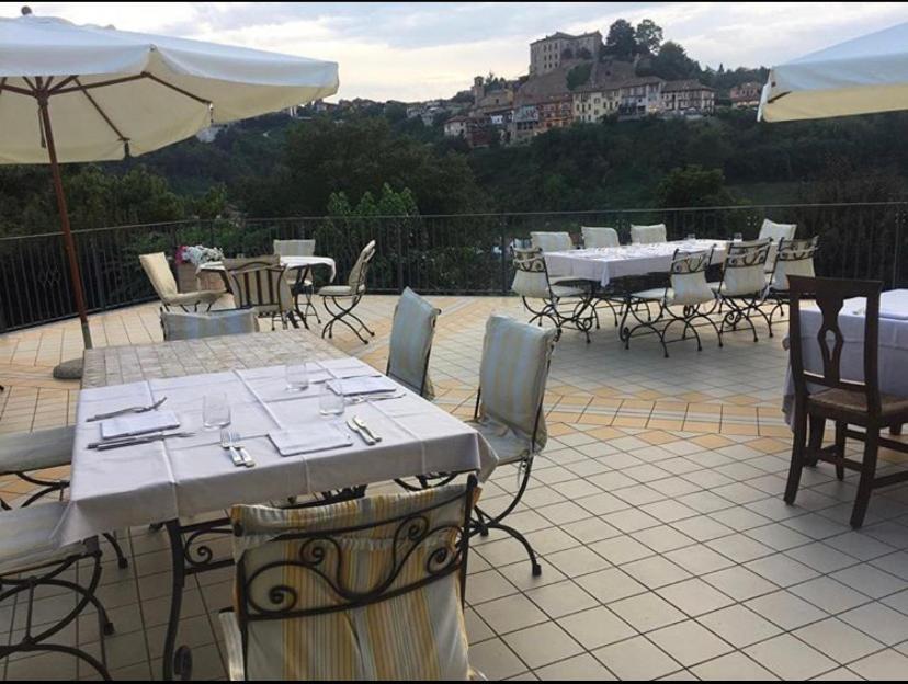Mongalletto Castellinaldo Bagian luar foto